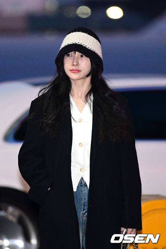 Recently, Park Gyuri, a member of the group Kara, was unintentionally named after being investigated as a prosecutors reference in the aftermath of the alleged misdemeanor of his ex-girlfriend.Recently, the Financial Investigation Division 1 of the Seoul Southern District Prosecutors Office investigated Park Gyuris former Boy friend A on charges of fraud and violation of the Capital Market Law by distributing false information and manipulating the market price in the process of issuing and promoting a virtual currency (COIN) linked to artwork.In particular, Park Gyuri was reported to have been investigated as a reference for Mr. A who was involved in COIN fraud.Park Gyuri and her ex-boyfriend admitted their romance in October 2019, but split in September 2021, only to get back together two years after their split.Park Gyuris agency said on the 20th, I was a lover of Mr. A at the time and I was a curator of the art gallery. I received a statement from the investigating agency. I did not participate in any illegal activities related to the COIN business in the process of making a statement. I explained that I did not get any unfair advantage. In the aftermath of the article, Park Gyuri appealed for stress. When he broke up through his SNS, he said, Im sick of everyone. When can I get out?If I had done something wrong, it would be the biggest mistake that I could not organize early. Someone who made a mistake in this situation would be living very well, and all of these things are too unfortunate and my chest is frustrating.There is also actor Kim Jung-min who had to rest broadcasting for 5 years with Scandal with  ⁇   ⁇   ⁇   ⁇ .In 2017, Kim Jung-mins ex-boyfriend, coffee brand CEO S, was indicted without detention on charges of Blackmail  ⁇  Cinémix Par Chloé for revealing his private life after Kim Jung-min, whom he had been dating since July 2013, told him to break up.In July 2018, the court sentenced S to one year in prison and two years probation, saying that the scale of the damage itself was not small and that the contents of the blackmail were poor and bad.Kim Jung-min has been legally dismissed from the suspicion of a single-flower snake, but some misunderstandings and perceptions toward him are still saddening.In August last year, Scandal Kim Jung-min, who appeared in MBN  ⁇   ⁇   ⁇   ⁇   ⁇   ⁇   ⁇   ⁇   ⁇   ⁇  in about 5 years, had a marriage story because of the age difference.He asked for a total of 100 million won, including the cost of dating, rent, travel expenses, and gifts, which he said he wanted to stay close to when he was dating.Since then, she has been a female entertainer and has been doing Blackmail  ⁇  Cinémix Par Chloé.In particular, he taught yoga and meditation after the one billion return lawsuit, confessed that he had suffered a life, and when he imagined his return, he used to broadcast to be loved. I wanted to be recognized and recognized.However, if I broadcast again, I want to be a person who gives something.Mina from AOA was criticized as a controversial issue of Boy friend who was in public devotion.In 2021, Mina posted a picture of her affectionate relationship with a man on her SNS, but later an online community posted an article saying that the man in the photo had been dating her friend for three years, raising suspicions of a two-way relationship.Mina has been actively explaining that she started dating after she had made sure of her friend with her boyfriend, but this time, Mina Boy friends ex-girlfriend, Friend A, also refuted her position.In the end, Mina, who grasped the situation, acknowledged and apologized for the suspicion of Boyfriends legs through live broadcasts.  ⁇  This incident was definitely a perpetrator and I had a bad wind  ⁇   ⁇   ⁇ ,  ⁇   ⁇   ⁇   ⁇ ,  ⁇   ⁇   ⁇   ⁇   ⁇   ⁇   ⁇   ⁇ , In addition, I would like to sincerely apologize to my acquaintances and family members.However, in the process, the sympathy that was poured into Mina by the Disclosure of the Jimin incident has disappeared somewhat, resulting in a backlash due to repeated issues.