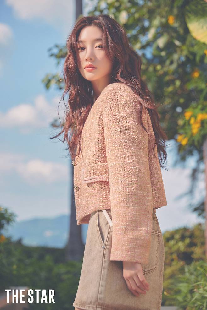 Actress Jung Chae-yeons fashion pictorial has been released.Fashion Entertainment Magazine  ⁇  The Star  ⁇  released a picture with Chung Chae Yeon through the March issue.This photo was Chung Chae-yeons first solo overseas photo and was conducted in Phuket, Thailand. In the released photo, Chung Chae-yeon completed a stylish daily look suitable for spring through various styling, including Onnons dress, jacket and Rosa-Ks bag.Chung Chae-yeon showed a natural pose and a unique charm that doubled.In an interview following the photo shoot, Chung Chae-yeon said, I wear lightly in spring and summer. I told my own fashion tips that the material is cool and various uses are good, so clothes that are good for layering are good for styling.Jeong Chae-yeon, who showed her acting ability that has grown a notch in the last episode of Gold Spoon, said, I was so happy to finish the year 2022 with Gold Spoon. Even after the drama ended, she burst into laughter, saying, When I see a spoon, I think of a gold spoon.When asked about Wannabe actors in her life, she replied, Jun Ji-hyun, Han Hyo-joo, and Son Ye-jin, whom I have often mentioned. I respect them very much and want to make them role models.The biggest advantage of an actor is that he can experience a lot of things. I have not done a lot of acting yet, but I am learning a lot. I may miss a lot of things about me, but the moment I get to know through acting is amazing and new.I think it is a precious process to get to know me. When asked about his favorite part of his face, Chung Chae-yeon said, It was not before, but my eyes are getting better. Especially, my eyes are honest because I can not lie.Finally, when asked what kind of actor and person he wants to be called, he said, I have never thought about what I want to be called. I think that all modifiers are attached because they are just that keyword.So, if you attach any modifier, I think that part of me is good.On the other hand, in the March issue of The Star, there are various star and style information such as the fashionable first cover picture of the mainstream actor Shin Eun who proved his acting power with the  ⁇  The Glory  ⁇ , and the dramatic picture of the actor Shin Jae Ha who is active as a new stiller in the  ⁇   ⁇   ⁇   ⁇   ⁇   ⁇   ⁇   ⁇   ⁇   ⁇   ⁇   ⁇   ⁇   ⁇   ⁇   ⁇   ⁇   ⁇   ⁇ .