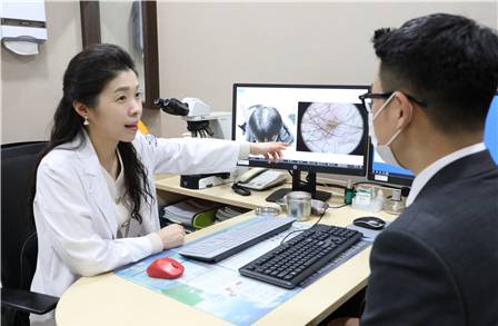 유박린 교수는 "안드로겐성 탈모는 치료와 관리로 충분히 극복할 수 있다"고 말했다. [사진=강동경희대병원]