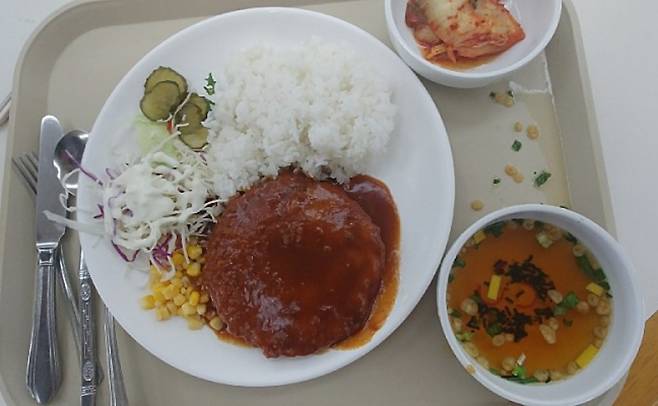 학식으로 나온 돈까스. 채상우 기자