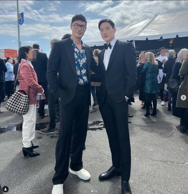 Seoul =) = Actor Daniel Henney in Hollywood posted a picture taken with his actor Noh Sang-hyun.Daniel Henney posted the name of Noh Sang-hyun on his social media account on the 5th with the words Suits on the beach...proud of my boy.In the released photo, Daniel Henney and Noh Sang-hyun posed side-by-side in suits, with their good looks evoking warmth; the pair attended the Independent Spirit Awards on the same day.Pachinko, an Apple TV+ (plus) series starring Noh Sang-hyun, won the Ensemble Cast Award at the Independent Spirit Awards New Scripted Series Awards.Meanwhile, Daniel Henney and Noh Sang-hyun belong to EcoGlobal Group, a domestic entertainment agency.
