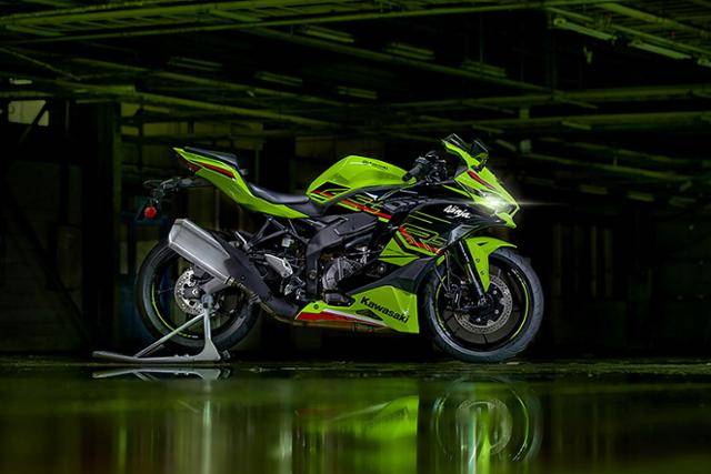 가와사키 닌자 ZX-4RR