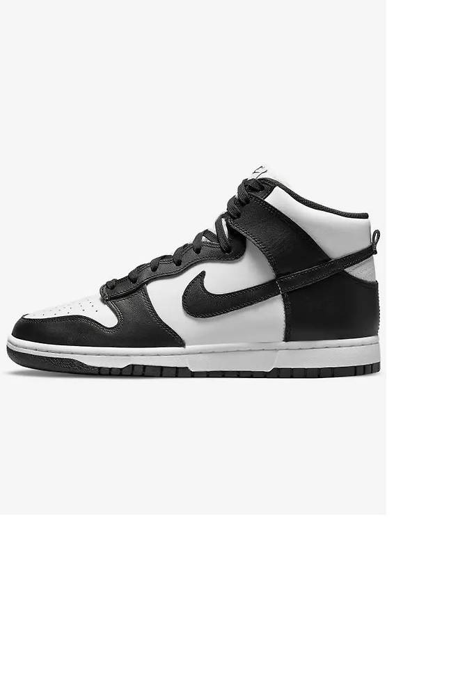 ‘범고래’라는 별명으로 불려 한때 리셀 가격이 3배 가량 치솟았던 나이키 운동화 ‘판다 덩크’도 리셀 가격이 빠르게 내려가고 있다. /조선일보 DB