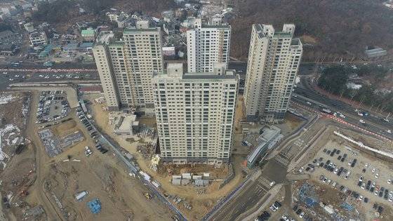 계약취소분을 분양하는 과천지식정보타운 과천푸르지오오르투스. 오는 6월 입주 예정이다.