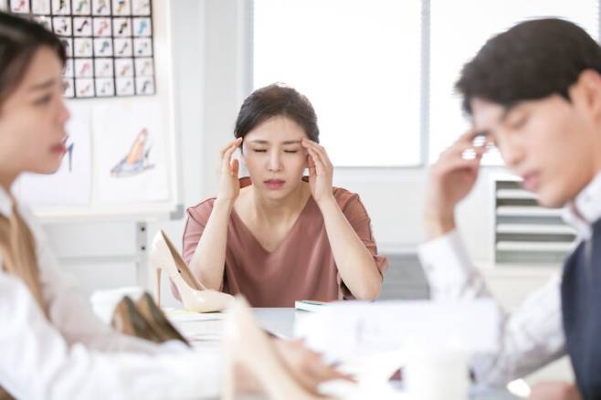 가족이든 비즈니스 파트너이든 함께 보내는 시간이 너무 많아져서 문제가 생길 때는 미리 기본 규칙을 정하는 것이 중요하다. [사진=클립아트코리아]