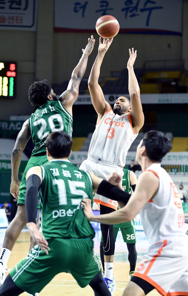 캐롯 디드릭 로슨의 슛 [KBL 제공. 재판매 및 DB 금지]