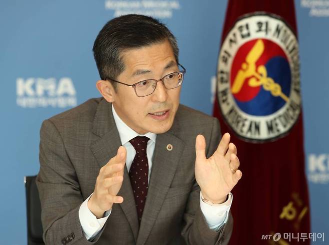 이필수 대한의사협회장은 간호법이 제정되면 간호사의 무면허 의료행위가 가능한 단독 개원이 가능해질 것이라며 우려를 표했다. /사진=이기범 기자 leekb@