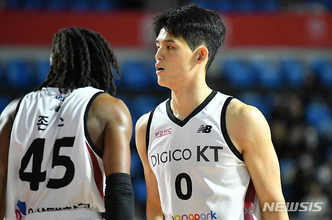 [서울=뉴시스]프로농구 수원 KT 하윤기 (사진 = KBL 제공)