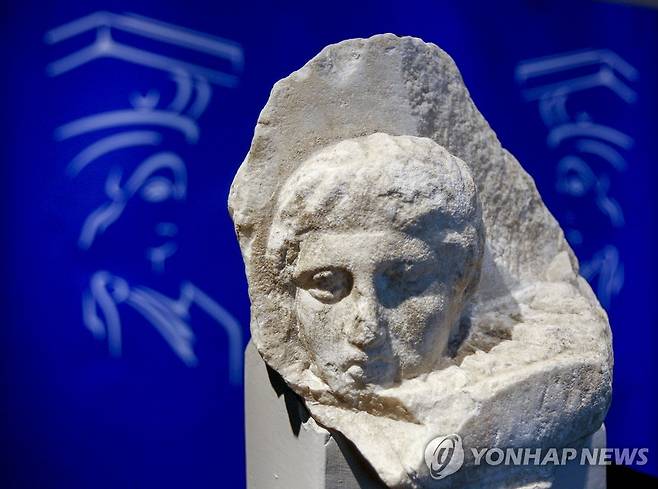 바티칸박물관이 그리스에 반환하는 파르테논 신전 조각품 3점 중 하나. [AP 연합뉴스 자료사진. 재판매 및 DB 금지]