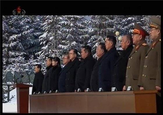 북한이 지난해 2월 김정일 국방위원장의 생일 80주년을 기념해 삼지연에서 개최한 중앙보고대회의 주석단 모습. 조선중앙TV캡처, 뉴스1
