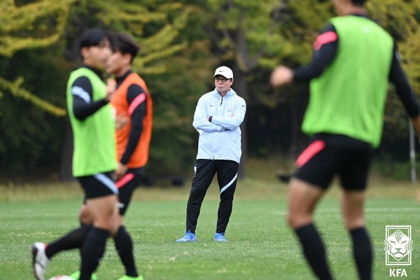 황선홍 올림픽·아시안게임 대표팀 감독. 대한축구협회 제공