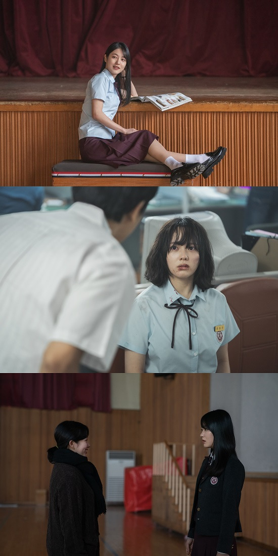 In the end, who is the shameful dancer? Lim Ji-yeons ending is a hot topic.In the hot topic Netflix original series The Gloria Part 1 and 2 were all released, and the ending of the cruel and mean characters and their ending gave a catharsis to many people.In this regard, the ending of Park Yeon-jin (Lim Ji-yeon and Shin Ye-eun), who was the main villain of the play, is loved a lot.The Gloria Part 1 First, Young Jin leads the school violence toward the young Dong-eun (stop shop).Young Yeon-jin enters young Dong-euns house, opens a drinking fountain, and adds Blackmail  ⁇  Cinémix Par Chloé to the piggy bank he has collected.Yeon-jin, who had been physically violent by checking the heat of the curling iron, told Dong-eun, Dance while we drink. Then I wont touch this money, adding, Dance. Theres only drinking and dancing in singing and dancing.He added, If you dont like it, theres a way. Today, Moon Dong-eun has beautiful legs, adding, If you dont dance, youll burn your legs as well.The tortoises Bingo song flows out, followed by Dong-euns painful scream, followed by Dong-euns sobbing in the snow, rubbing the burn scars on her clean legs.Song Hye-kyo, who did not dance shamefully in front of the attacker gang even though he was subjected to physical violence, appeared in front of Park Yeon-jin, who became an adult, pledging revenge without breaking.Unbroken school violence Victims is not only Moon Dong-eun. Yoon So-hee (Lee So-hee), the protagonist of the untreated body, appealed for unfairness for 18 years and also confronted Park Yeon-jin.In an episode in which the truth of Yoon So-hees death is revealed, Yeon-jin slaps Yoon So-hee, who is said to be wearing the same clothes as her, and plays Blackmail  ⁇  Cinémix Par Chloé, saying, Take it off.However, Yoon So-hee said, You are too pitiful. So I will forgive you, because I am Na-eun more than you.In anger, Park Yeon-jin sets fire to Yoon So-hees clothes, and So-hee eventually dies due to Yeon-jins push, but his death against injustice soon transforms Park Yeon-jin into a shameful dance element.Park Yeon-jin, who was jailed for the murders of Yoon So-hee and Son Myung-oh (Kim Gun-woo), continues to live a lonely life in prison after being abandoned by his mother.Park Yeon-jin imitates the Weather Report Girl by repairing his prison uniform with tears in his eyes.Acting as an incumbent Weather Report Girl Park Yeon-jin, he plays a shameful dance by skillfully reciting the weather.In the end, Park Yeon-jin, who tears down while becoming their eyes, says, Why is the weather sad?Attacker Park Yeon-jin, who once demanded a shameful dance, and Park Yeon-jin, who became Victims of bullying by paying the price for the Victims who refused. He was in an environment where he could not even think to face it.Unlike the Victims who were afraid of him, he conforms to bullying and ruins. Victims Yoon So-hee proved perfectly with the ending I am Na-eun more than you.From the first time, Yeonjin ran toward his own destruction. In his downfall until the last meeting, netizens were enthusiastic about the clean ending, saying, This is a real mess, I was so annoyed and succumbed to myself, and It is a perfect sumi correlation.I hope Park Yeon-jin, who lost everything and became a nothing, left a message to many people.Photos by Netflix