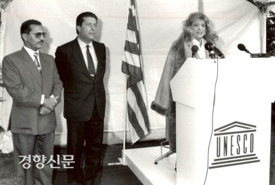 메르쿠리는 1982년 멕시코에서 열린 유네스코 총회에서 “영국은 약탈한 아크로폴리스 조각품들을 돌려주어 원형을 복구하도록 해야 한다”고 연설하면서 ‘모든 문화재는 원래 소유국에게 돌려줘야 한다’는 결의문을 채택하도록 했다. (사진출처|그리스시티 타임즈)