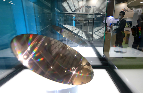 A semiconductor wafer displayed at the Semiconductor Exhibition held in October 2022 at COEX in Gangnam District, southern Seoul [NEWS1]