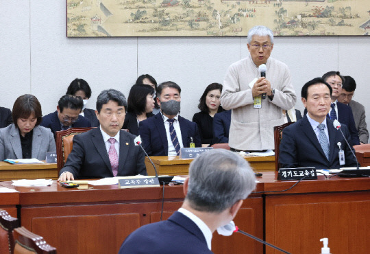 한만위 민족사관고등학교 교장이 지난달 9일 국회 교육위원회 정순신 아들 학폭 관련 현안 질의에 답변하고 있다. 사진=연합뉴스 제공