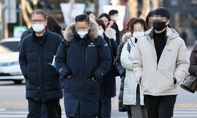 출근하는 시민들. 사진은 기사 내용과 관련없음. 연합뉴스