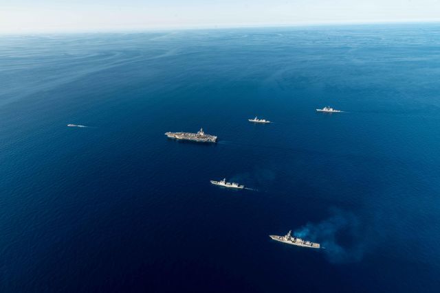 한미일 대잠전 훈련 참가한 전력들이 지난해 9월 30일 동해 공해상에서 기동훈련을 하고 있다. 연합뉴스