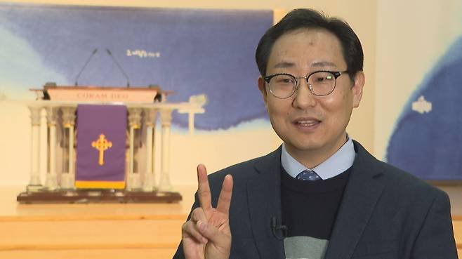 유정상 거룩한빛운정교회 위임목사