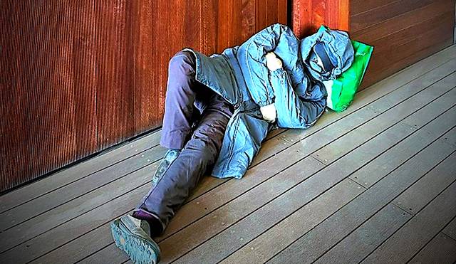 마우리치오 카텔란, ‘동훈과 준호’. 사진출처= 리움미술관 기획전 ‘WE’