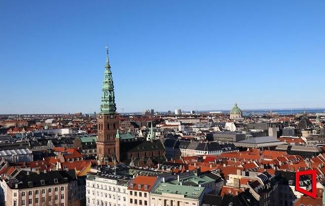 크리스티안보르 궁전의 첨탑에서 내려다 본 코펜하겐 시내 [사진=이춘희 기자]