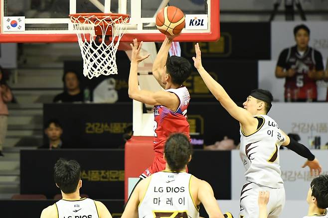 마지막 순간 레이업하는 아반도 [KBL 제공. 재판매 및 DB 금지]