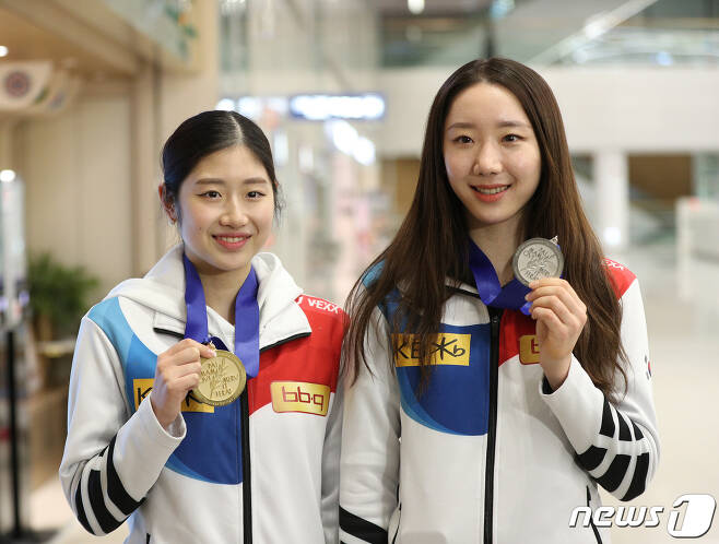 여자 피겨스케이팅 대표 이해인(왼쪽)과 김예림. /뉴스1 ⓒ News1 신웅수 기자