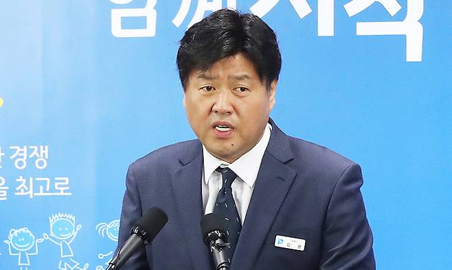 이재명 더불어민주당 대표의 최측근으로 꼽히며, 20대 대통령 선거 국면에서 불법 선거 자금을 받은 혐의로 재판에 넘겨진 김용 전 민주연구원 부원장. [이미지출처=연합뉴스]