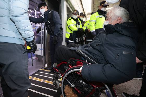 박경석 전국장애인차별철폐연대(전장연) 대표 〈사진=연합뉴스〉