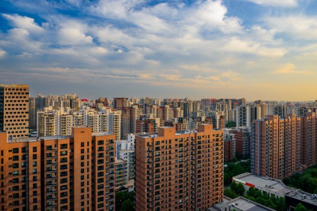 중국에서 부동산은 경제성장의 핵심 원동력인 동시에 시스템 리스크의 잠재요인이기도 하다. 사진은 베이징의 아파트 모습. 게티이미지