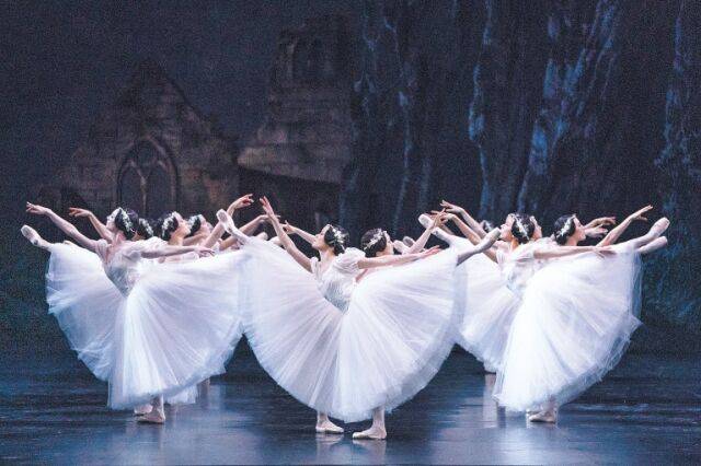 파리 오페라 발레단의 ‘지젤’. LG아트센터 서울 제공