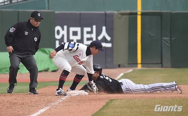 ▲ LG는 유강남이 없는 안방을 노려 1경기 7개의 도루를 성공했다. ⓒ롯데 자이언츠