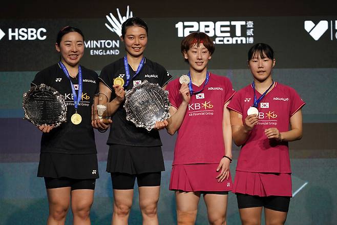 ▲ 2023 BWF 전영오픈 여자복식에서 금메달과 은메달을 따낸 한국 선수들, 왼쪽부터 공희용, 김소영, 이소희, 백하나 ⓒ연합뉴스/AP