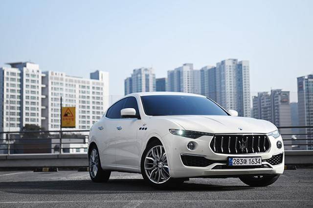 마세라티 르반떼 GT 하이브리드