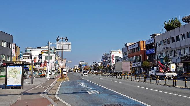 전선지중화 사업이 마무리된 경주 원화로 모습. 경주시 제공