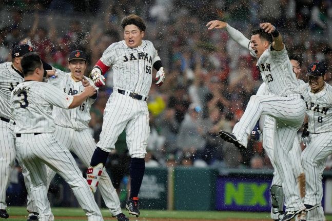 일본 야구대표팀이 21일 월드베이스볼클래식(WBC) 4강에서 멕시코를 꺾고 결승에 진출했다. ⓒ AP=뉴시스