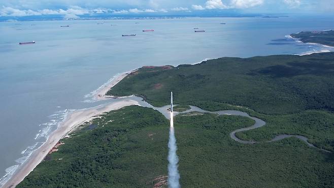 국내 스타트업 이노스페이스가 개발한 발사체인 ‘한빛-TLV’가 브라질 알칸타라 우주센터에서 현지시간으로 19일 오후 2시52분(한국시간 20일 오전 2시52분)에 발사되고 있다. 이노스페이스 제공