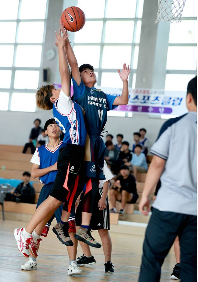 전국 스포츠클럽 교류대회에서 선수들이 농구를 하고있다. 대한체육회 제공