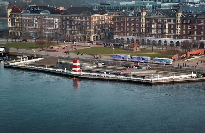 덴마크 코펜하겐 브뤼게섬의 부유식 해수풀장 [서울시 제공. 재판매 및 DB 금지]