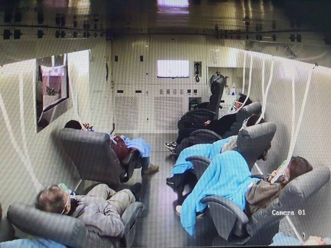 다양한 만성질환 환자들이 고압산소치료를 받고 있다. [사진=부산 해운대 바른길병원]