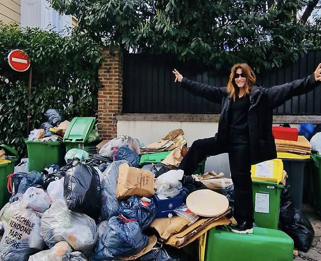 [인스타그램 @carlabruniofficial]