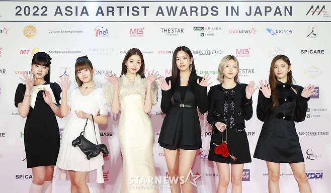 걸그룹 아이브가 13일 오후 일본 나고야 니혼가이시홀에서 열린 스타뉴스-미디어보이 주최 '2022 Asia Artist Awards IN JAPAN'(2022 아시아 아티스트 어워즈, 이하 2022 AAA) 레드카펫 행사에 참석해 포즈를 취하고 있다.  스타뉴스와 미디어보이가 주최하고 Asia Artist Awards 조직위원회와 더스타파트너, 컬쳐 엔터테인먼트가 공동 주관한 글로벌 NO.1 시상식 '2022 AAA'는 올 한 해 동안 국내외에서 많은 사랑을 받은 가수, 배우들이 참석해 눈을 뗄 수 없는 화려한 글로벌 축제의 장을 펼쳤다. /2022.12.13 /사진=이동훈 기자 photoguy@