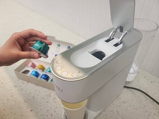 카누 바리스타 전용 캡슐의 경우 캡슐 하나에 약 9.5g의 원두를 담아 캡슐 하나로도 풍부한 양의 아메리카노를 추출할 수 있다.