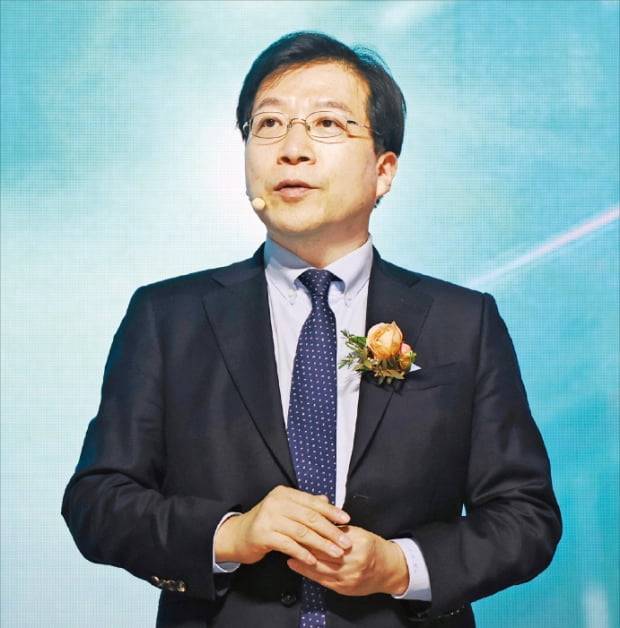 김세용 경기주택도시공사(GH) 사장이 지난달 27일 수원컨벤션센터에서 GH 혁신·비전을 발표하고 있다.  GH 제공