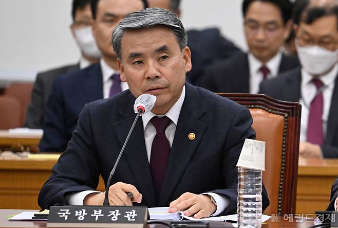 이종섭 국방부장관이 23일 서울 영등포구 여의도 국회의사당에서 열린 국방위원회 전체회의에 참석해 발언하고 있다. 임세준 기자