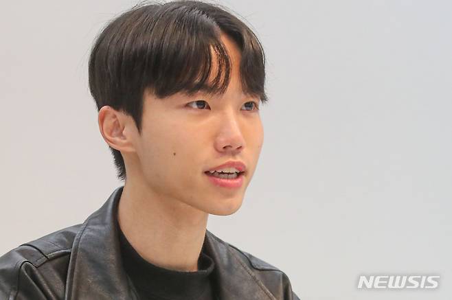 [서울=뉴시스] 권창회 기자 =국내 개인 틱톡커 중 최다 팔로워를 보유한 틱톡커 원정맨(서원정)이 지난 7일 오후 서울 마포구 순이엔티 사무실에서 뉴시스와 인터뷰를 하고 있다. 2023.03.23. kch0523@newsis.com