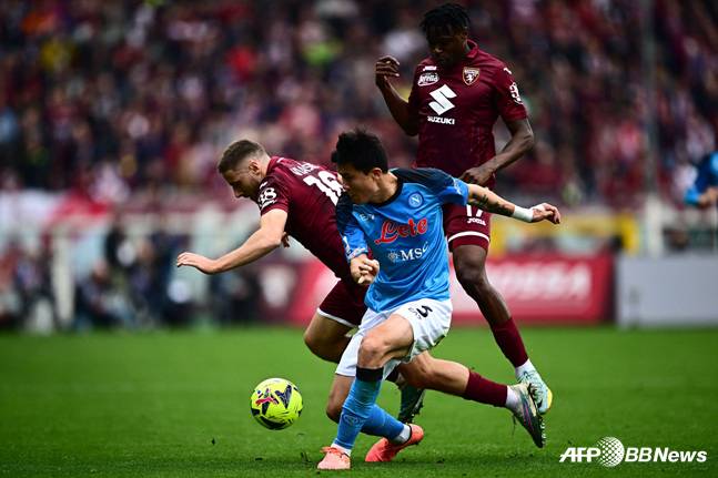 김민재(가운데 파란색 유니폼). /사진=AFPBBNews=뉴스1