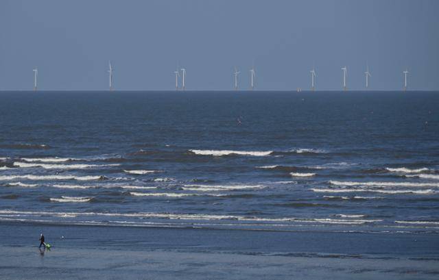 전북 고창군 상하면 한국해상풍력 실증센터 전망대에서 바라본 해상풍력 실증단지 전경. 고창=최주연 기자