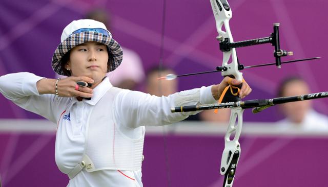 2012년 런던올림픽 당시 여자양궁 단체 8강전에 출전한 기보배. 한국일보 자료사진