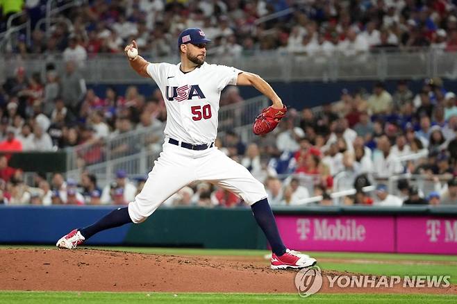 WBC 4강전 쿠바와 경기에서 전력투구하는 웨인라이트 [AFP=연합뉴스]