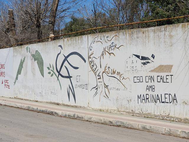 마리날레다시 벽면에 평화를 상징하는 비둘기가 그려져 있다. 마리날레다(스페인)=신은별 특파원